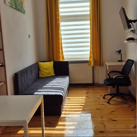 Hostel Tulip - Pokoj Jednoosobowy Nr 3 Ze Wspolna Lazienka I Kuchnia Szczecin Exterior photo