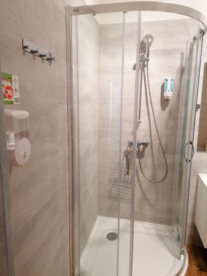 Hostel Tulip - Pokoj Jednoosobowy Nr 3 Ze Wspolna Lazienka I Kuchnia Szczecin Exterior photo